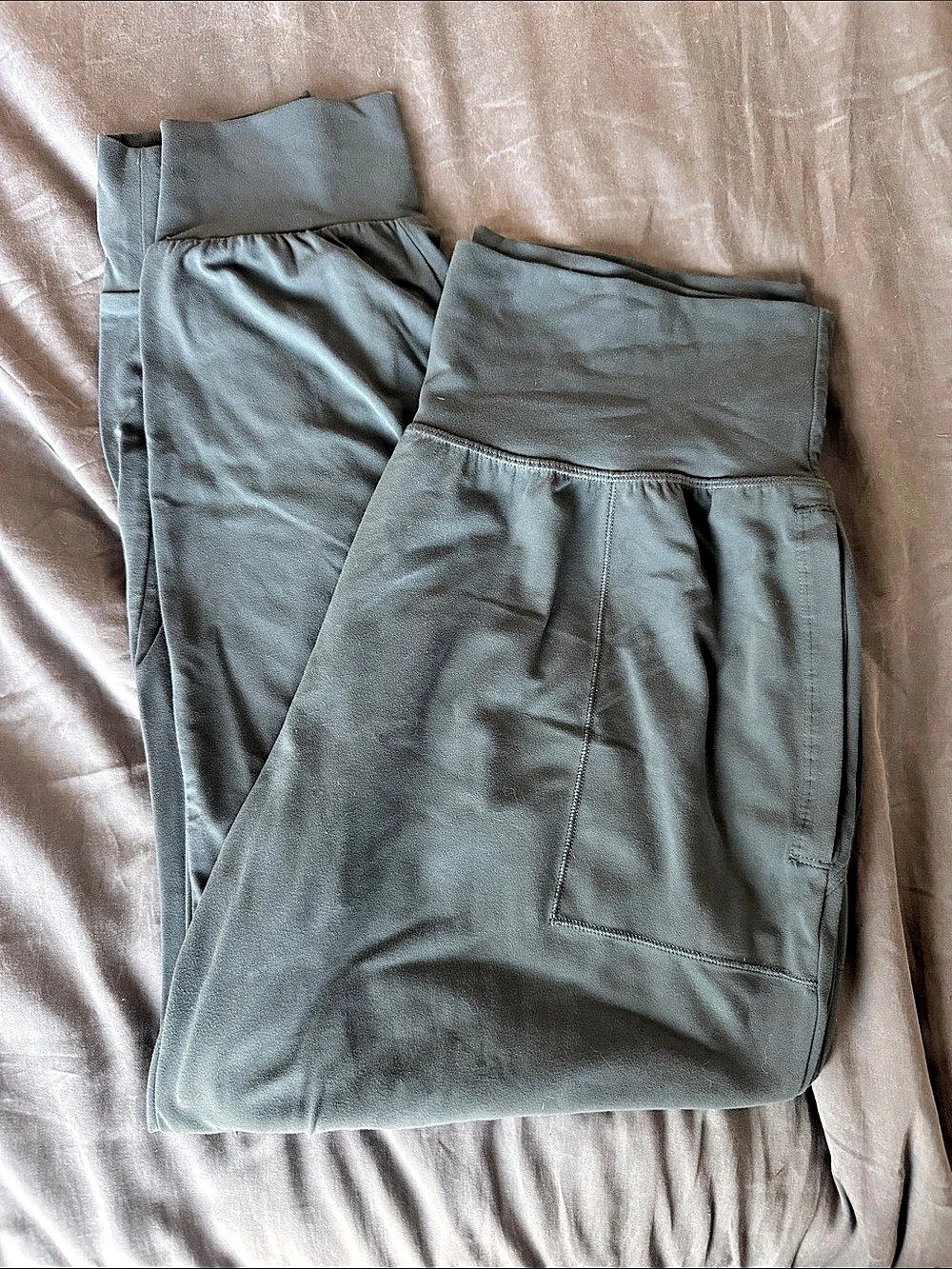 Athleta Salutation Stash Jogger
